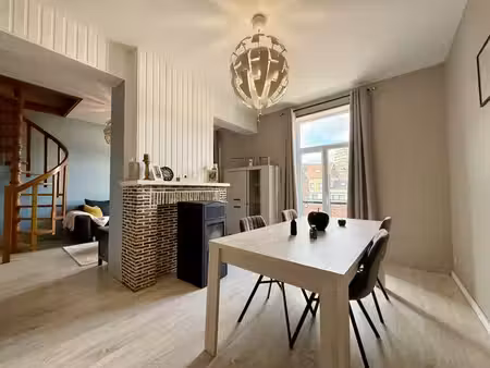 très beau duplex 2 ch (potentiel 3 ch.) – caves – extérieur