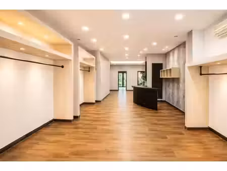 immeuble mixte commerce + habitation avec jardin – la louviè