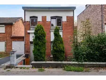 maison 3 façades - 2 chambres avec terrasse et jardin