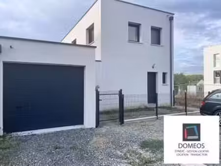 location maison à montreuil-sur-ille (35440) : à louer / 93m² montreuil-sur-ille