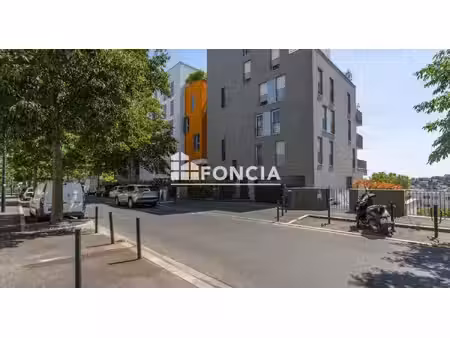 appartement recent - balcon 17m2