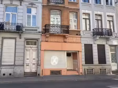 maison de 191 m² avec cour extérieure