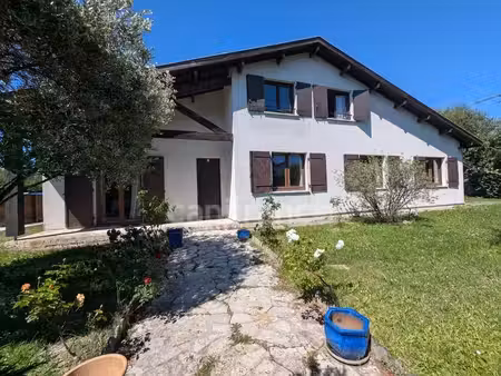 maison à vendre 7 pièces leognan (33) - garage - piscine - 5 chambres - 2 sdb