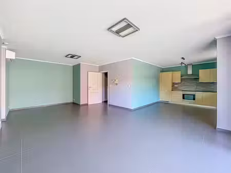 superbe appartement 2 chambres avec balcon et parking