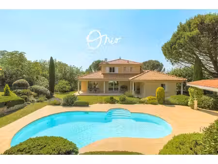 villa de luxe à vendre à saint-pierre-de-chandieu