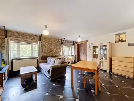 appartement à louer à emptinne € 695 (lrbo9) - b&c immo | zimmo