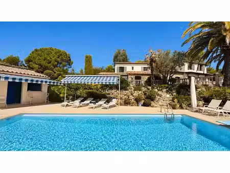 vente propriété 8 pièces 256 m² à les issambres (83380)  1 280 000 €
