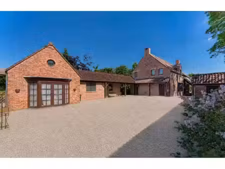 villa à vendre avec terrasse et jardin   lasne (rbw75747)