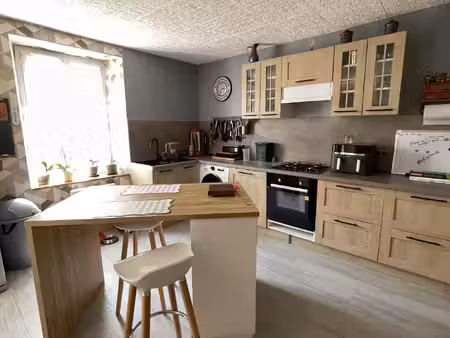 maison 201 m2 avec gîte et garage/hangar 128 m2 sauzé-vaus