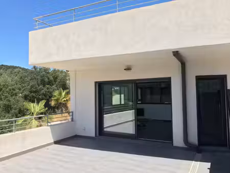 superbe appartement avec grande terrasse