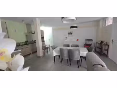 superbe appartement de standing de plain pied ( 83.5 m²) avec balcon