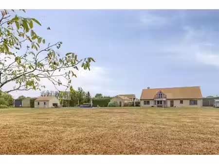 maison avec entrepôt dans un endroit calme à zwevezele
