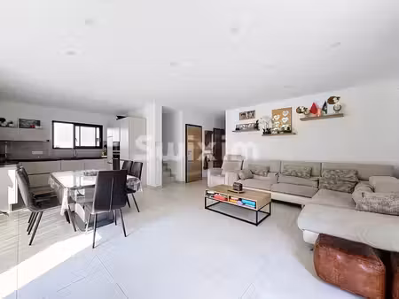 maison individuelle de 185 m² avec sous-sol