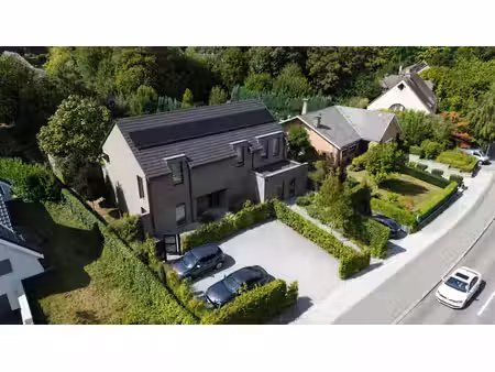 villa contemporaine de 2018 avec piscine - peb a
