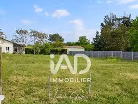 vente terrain à avensan (33480) : à vendre / 881m² avensan