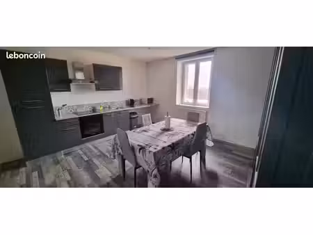 location t3 meublé en duplex – 65 m² – centre de coligny