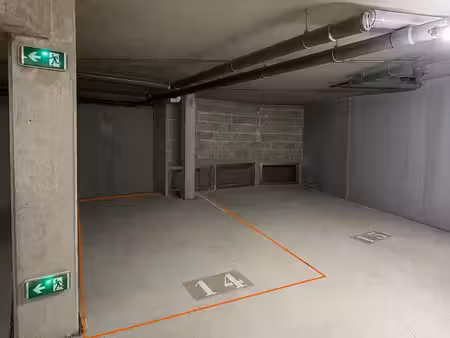 place de parking sécurisée