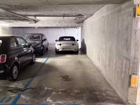 place parking privé pessac