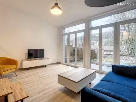 jolie maison meuble