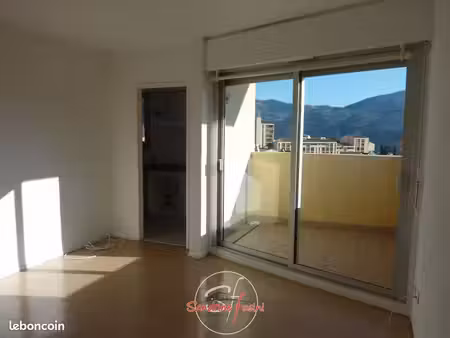 studio 1 pièce 25 m²
