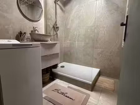 appartement de plein pied rénové avec jardin privatif