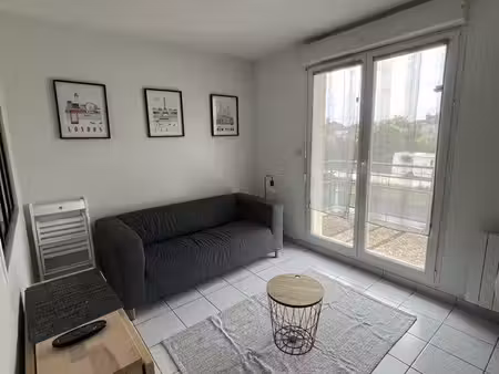 à louer studio avec parking