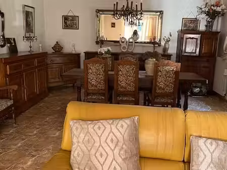 à louer à gigean  maison de plain-pied meublé de 137 m2