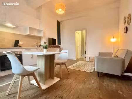t3 meublé 81 m² rénové – 2 grandes chambres – auch centre