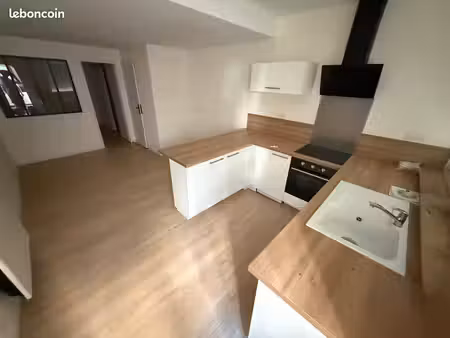 à louer studio sur réalmont
