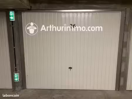 parking/box 1 pièce 14 m²