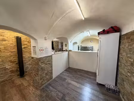 escarene - local commercial