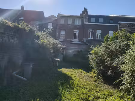 immeuble composé de 3 lots avec un local professionnel au rdc e