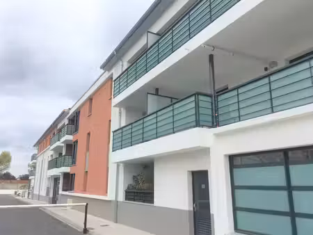 beau t2 avec balcon et parking à beauzelle
