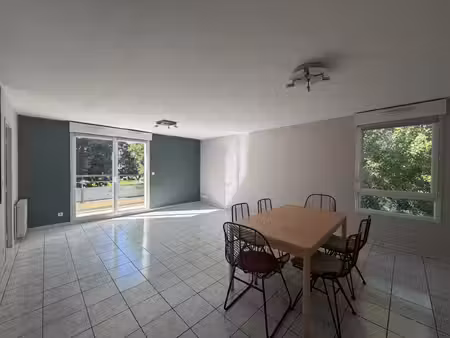 appartement 3 pièces 81m²