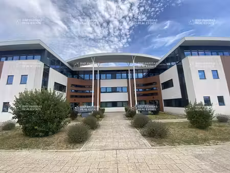 location bureaux 82 m² à 482 m²
