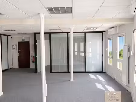 a louer bureaux 137 m2 - 3 parkings - tours centre / place j