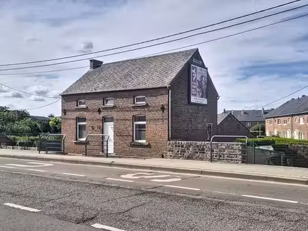 maison villageoise à moderniser et idéalement située