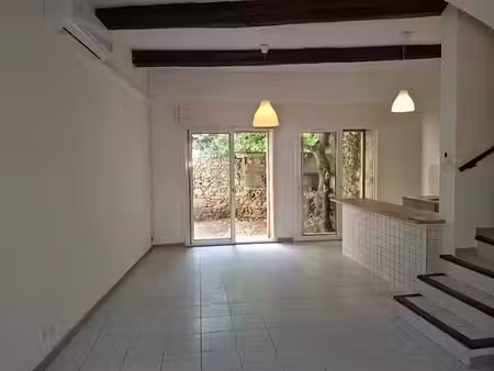 maison de village t4 avec cour privative à saussan