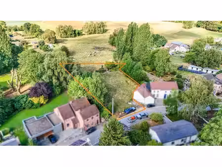magnifique terrain en zone à bâtir !!