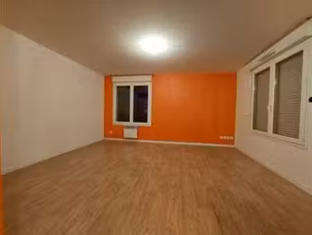 location appartement 2 pièces à la roche-sur-yon (85000) : à louer 2 pièces / 43m² la roch