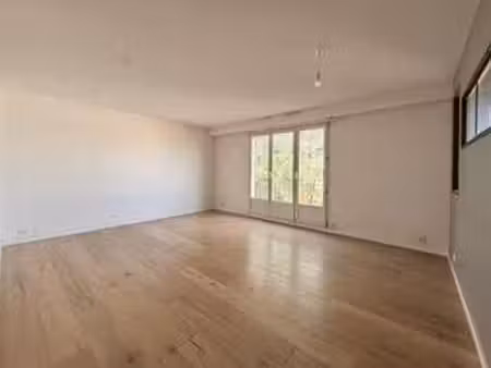 location appartement 3 pièces à nantes saint-donatien (44000) : à louer 3 pièces / 81m² na