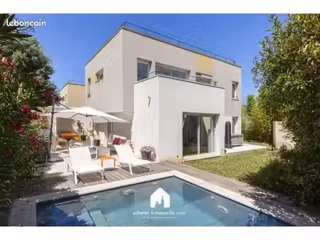 maison de 120 m2 t4 avec piscine et jardin
