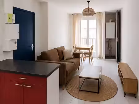 t2 meublé 38 m² avec cour privative – rénové – agen