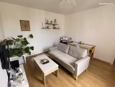 appartement f2 450