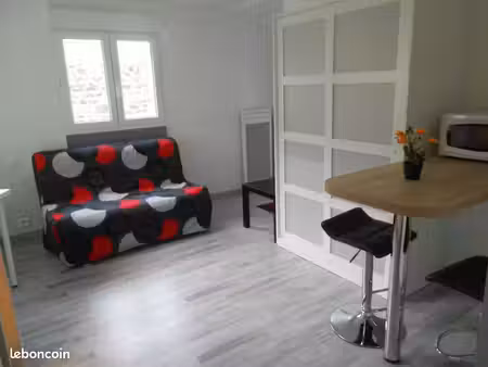 studio meublé (charges comprises)