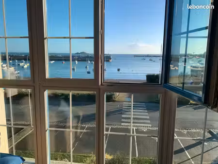 roscoff - centre ville / vieux port - superbe vue sur mer - lumineux et agréablement meubl