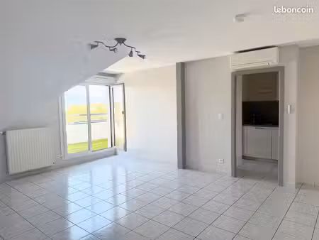 appartement 4 pièces en attique – 86 20 m² / 105 86 m² au sol – 3 chambres – 2 balcons – g