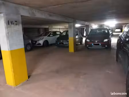 parking/box 1 pièce 10 m²