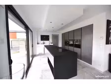 maison 98m² - 3 chambres avec jardin - roullet