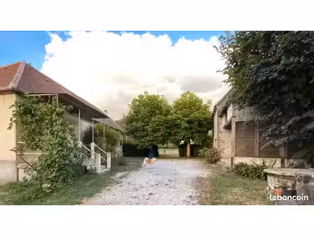 maison meublée vayrac 2 chambres  préau et grand jardin
